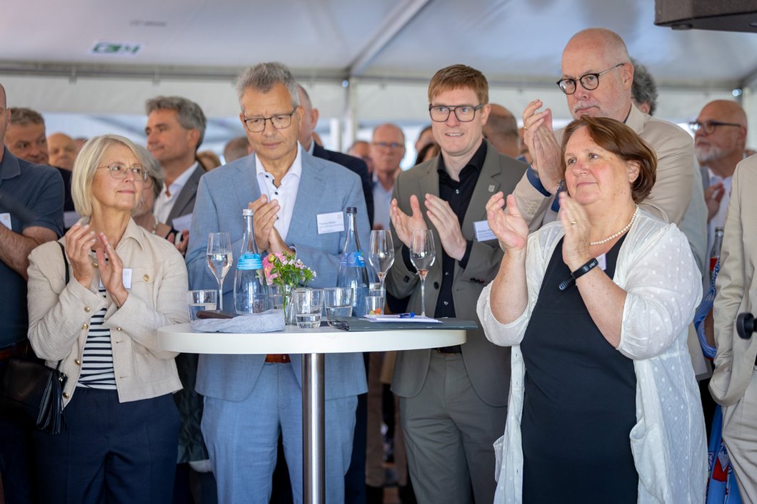Großes Stelldichein im Panoramagarten